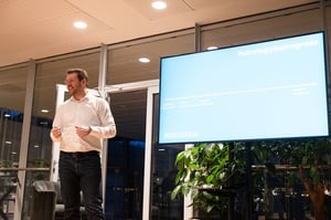 CEO Max presenting